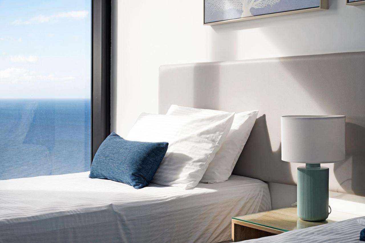 Sea View Beachfront Apartment In Surfers Gold Coast Eksteriør billede